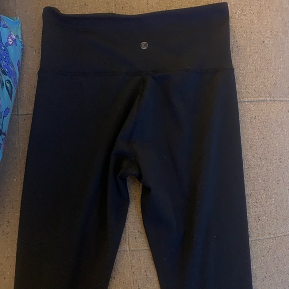 Balance collection leggings size MEDIUM - Picture 2 of 2
